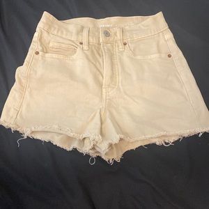 khaki shorts